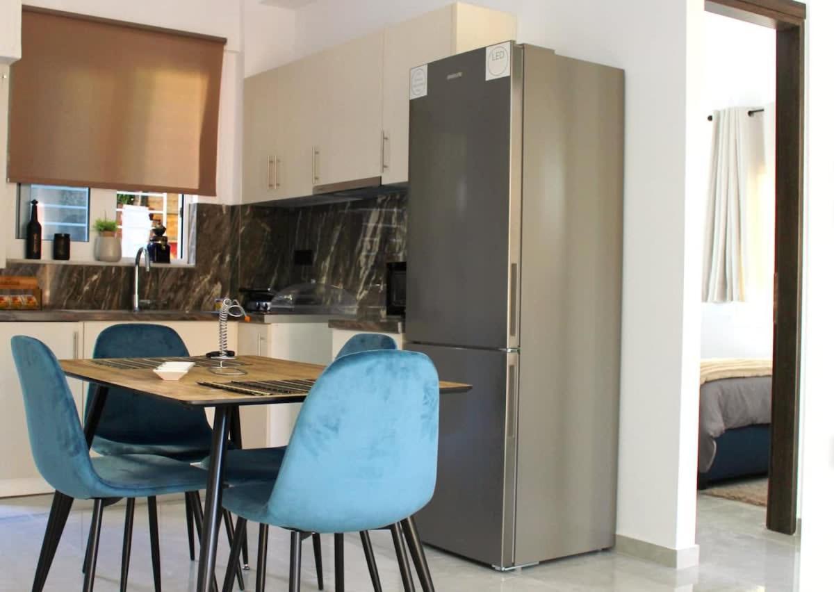 Patras Cozy Nest In The Vibrant City Center Bagian luar foto