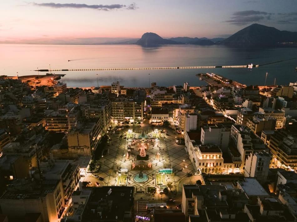 Patras Cozy Nest In The Vibrant City Center Bagian luar foto