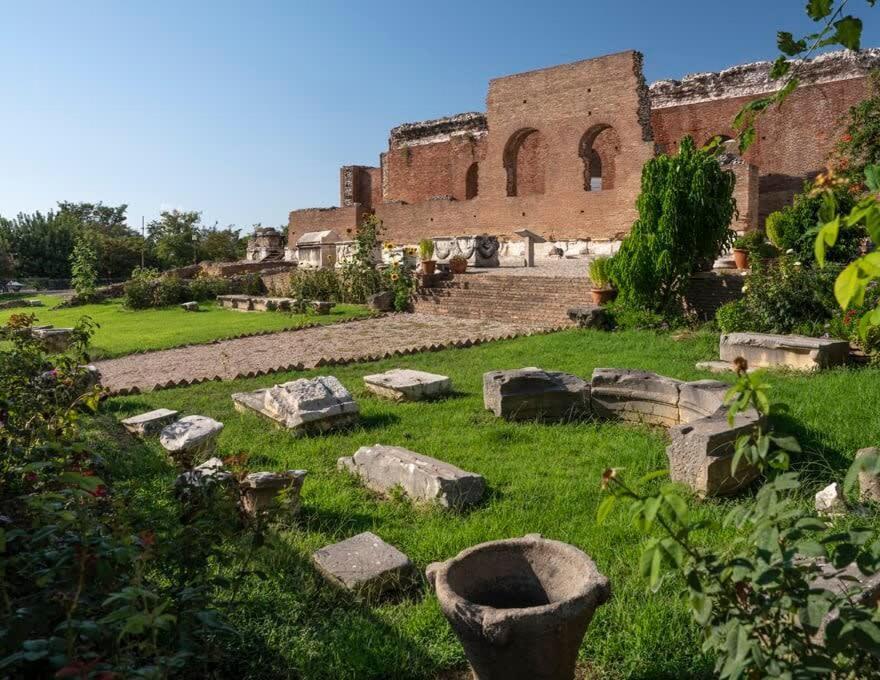 Patras Cozy Nest In The Vibrant City Center Bagian luar foto