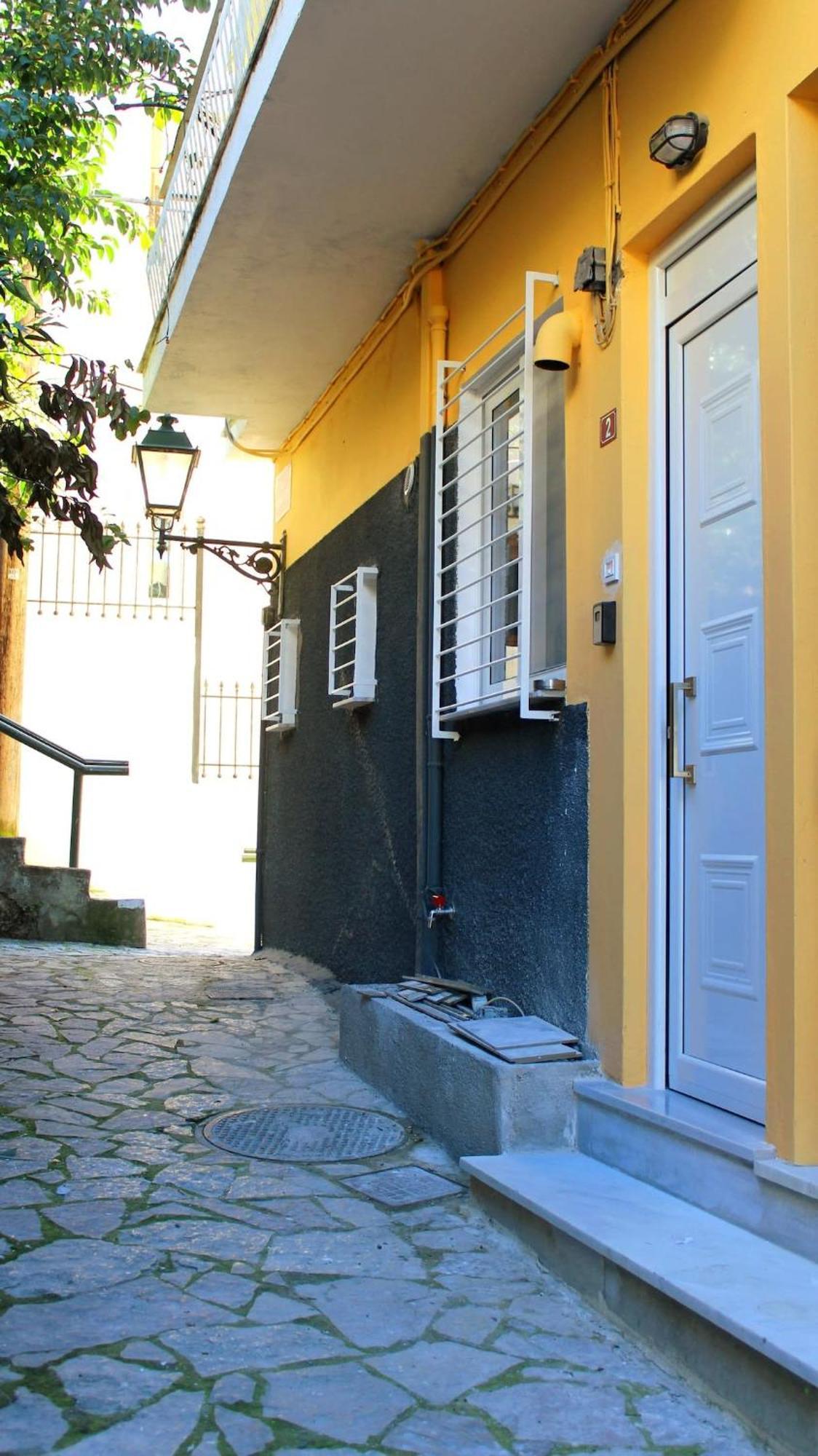 Patras Cozy Nest In The Vibrant City Center Bagian luar foto